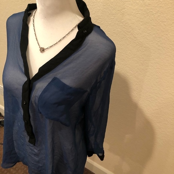 Cute Classy Vera Wang Sheer Button Up - Picture 4 of 5